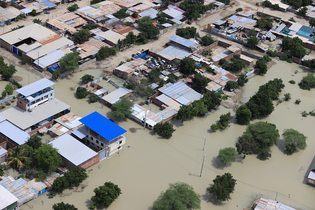Vista aérea de la inundación de un sector de Piura