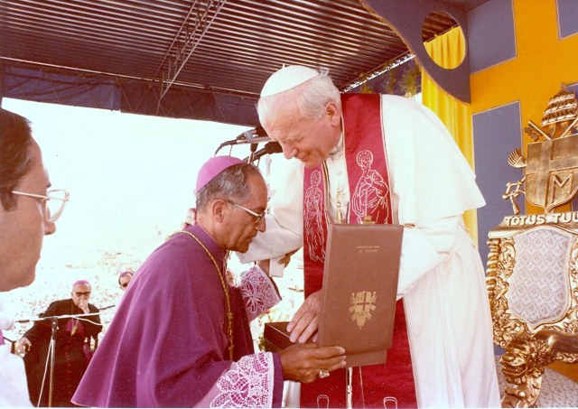 Oscar Cantuarias y Juan Pablo II