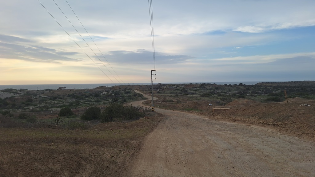 Carretera ingreso Vichayito