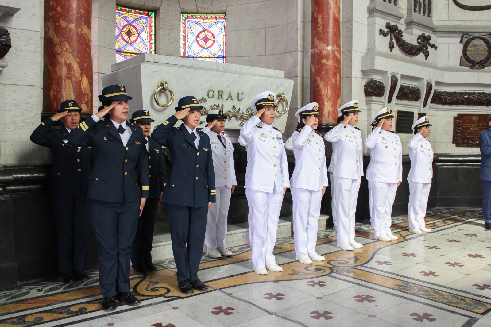 homenaje a la mujer militar2