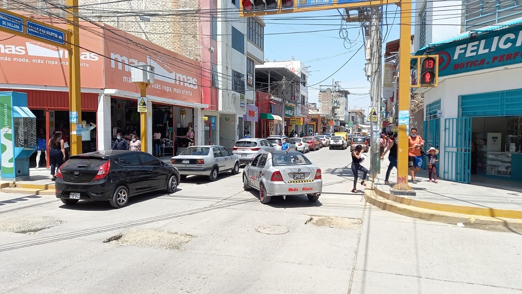 Ciudad de Sullana, capital provincial y su limitado desarrollo urbano